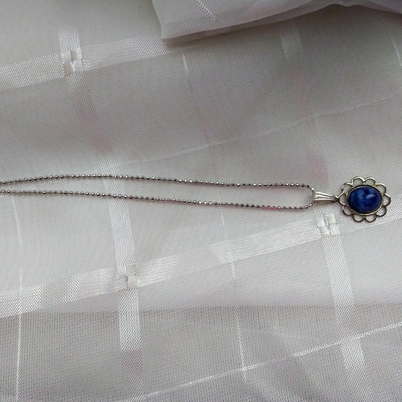 Lapis flower filigree pendant - Picture 4 of 5